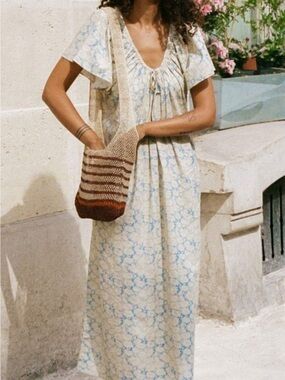 Rare Christy Dawn Ambre Maxi Dress in Sky Chamomile Floral Pattern